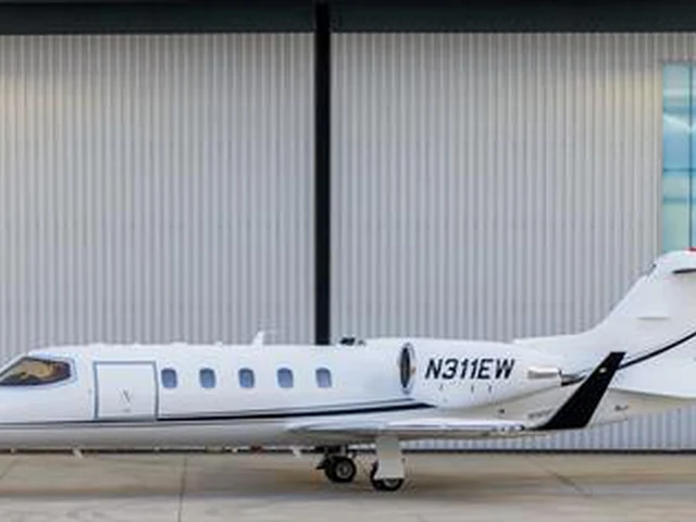 N311EW — photo