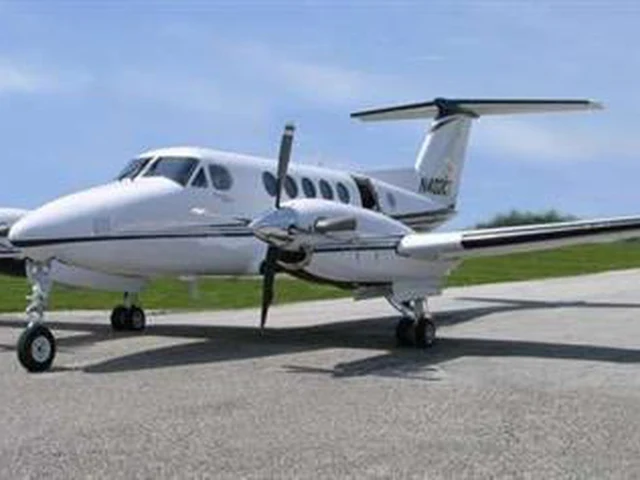 N402CT — photo