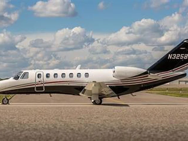 N325BN — photo