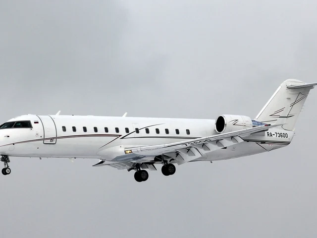RA-73600 — photo