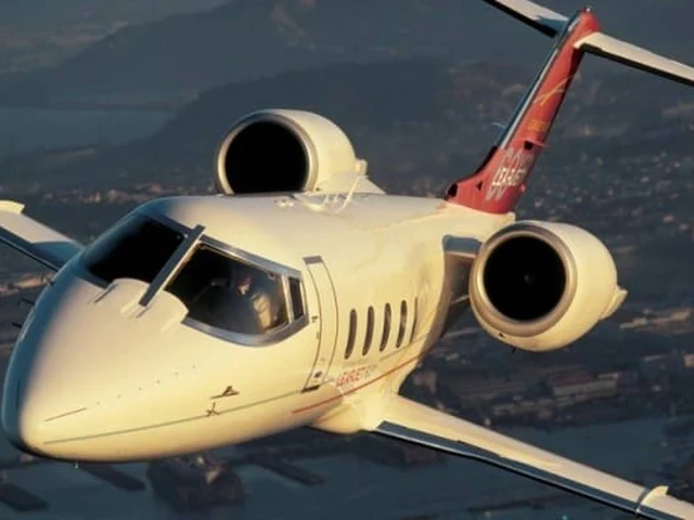 Learjet 35 — photo