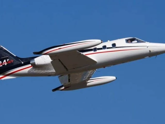 Learjet 24 — photo