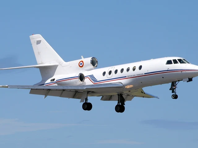 Falcon 50 — photo