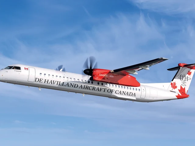 Dash 8-Q400 — photo