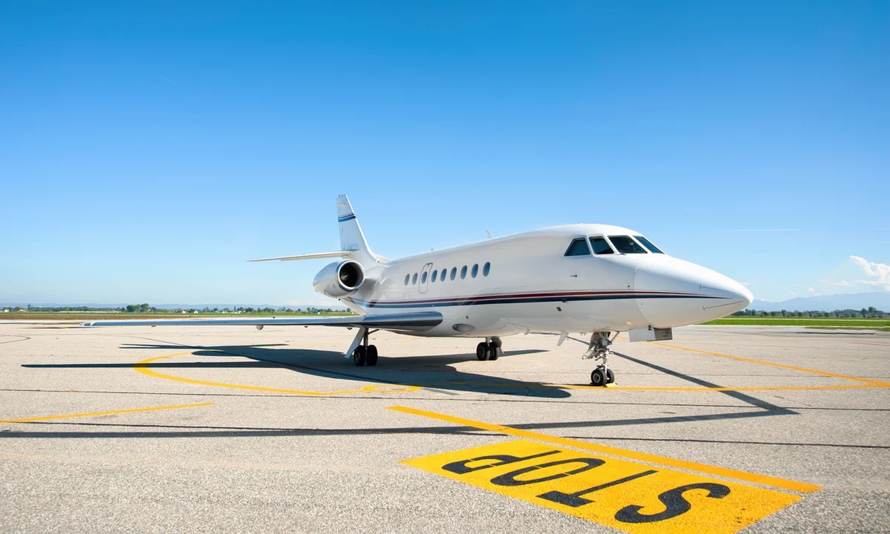 EU Sanctions and Private Jets: Can You Fly to Europe If a Russian Citizen Is Among the Passengers?