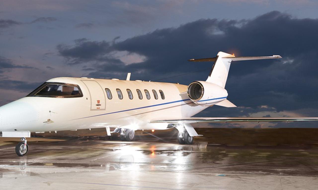 Learjet 40