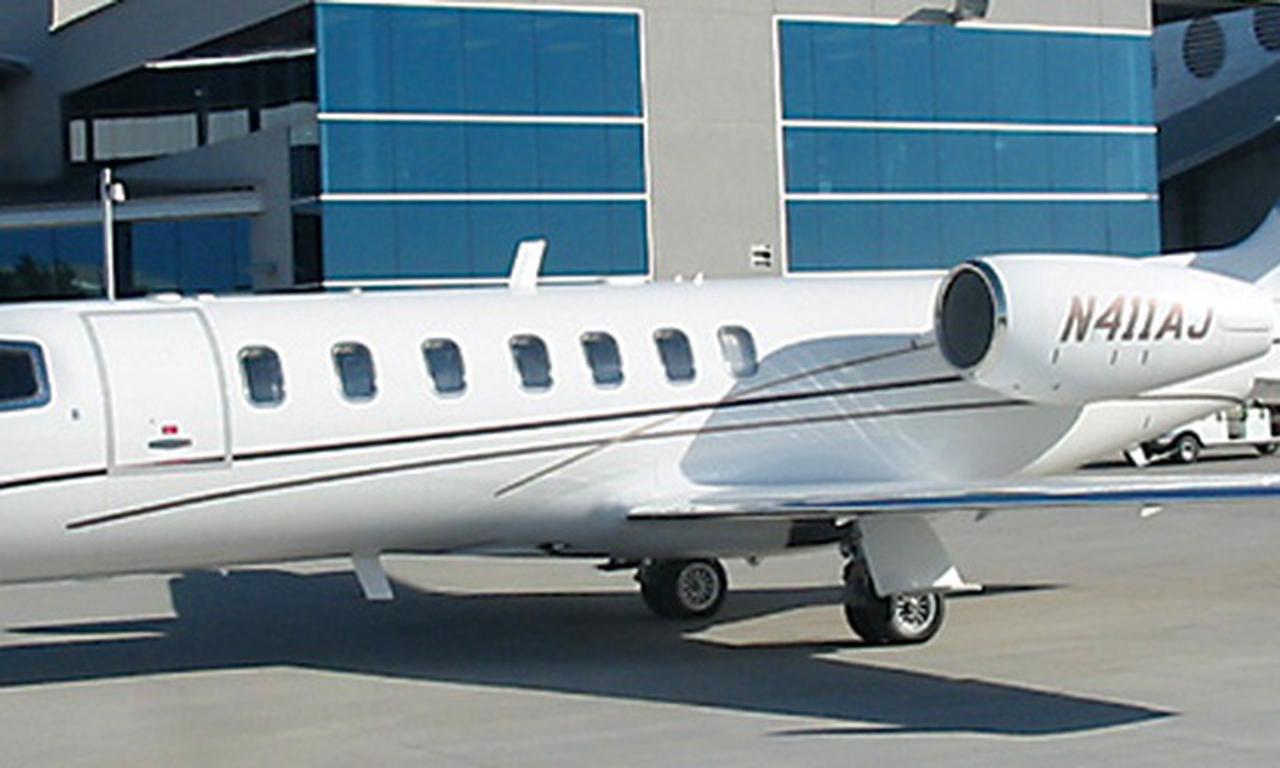 Learjet 40