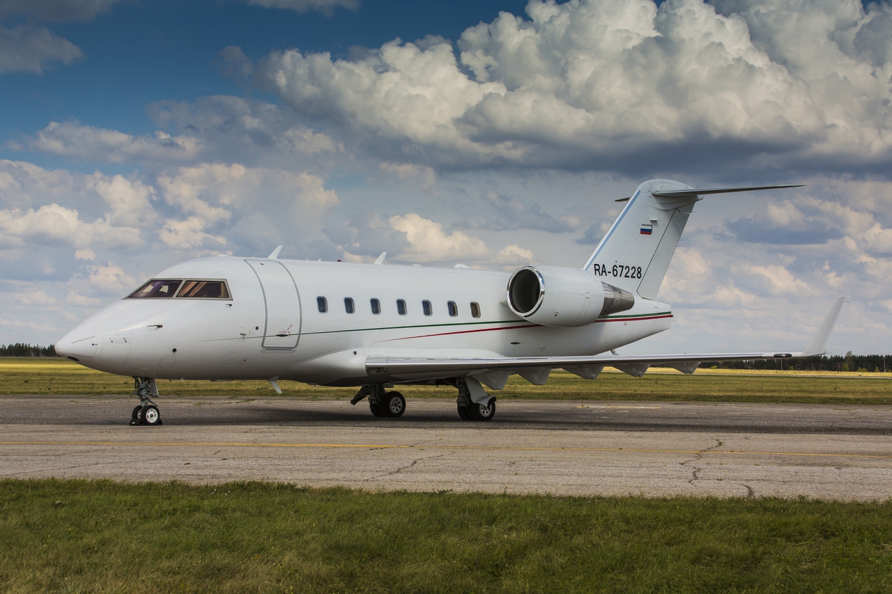 Challenger 604
