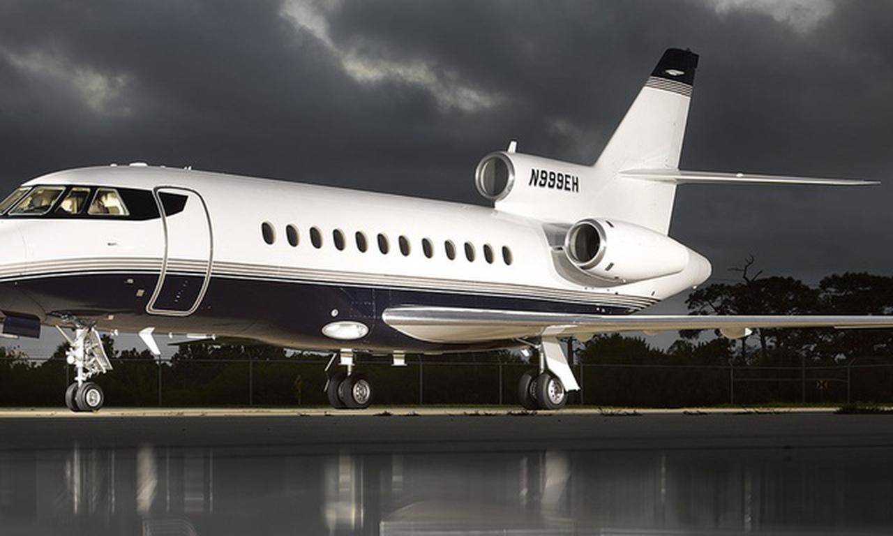Falcon 900B